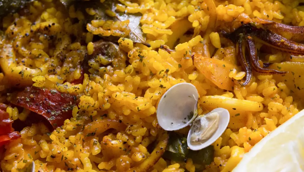 La tapa de paella siempre gusta. La tapa de paella siempre gusta.