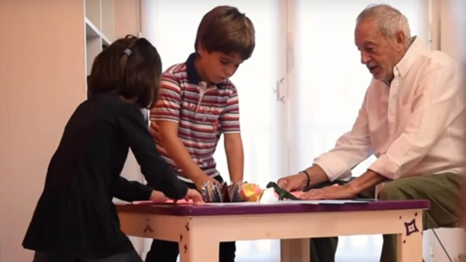 El vídeo en homenaje a los abuelos que arrasa en redes sociales El vídeo en homenaje a los abuelos que arrasa en redes sociales