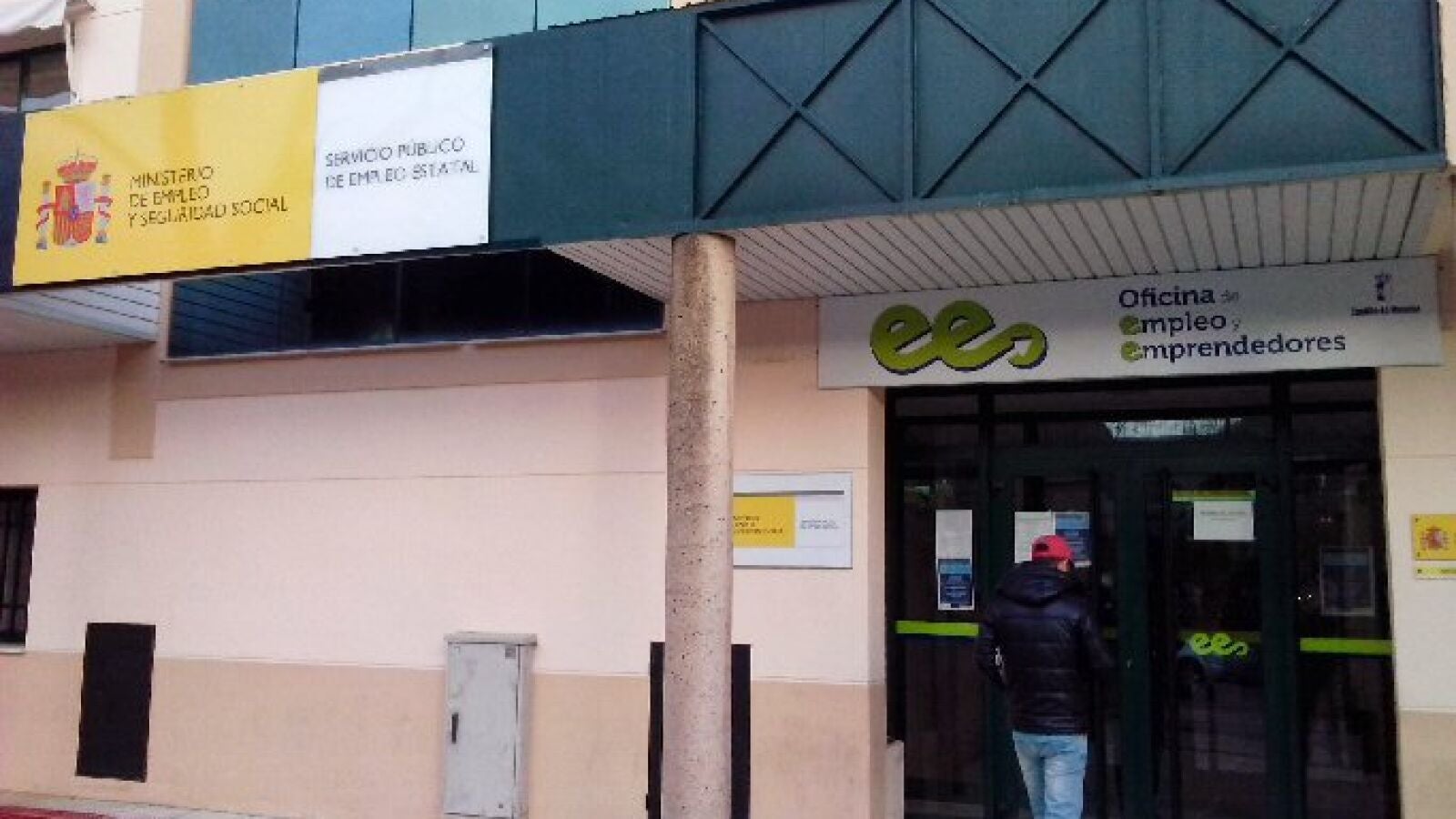  El paro baja en 91.518 personas en abril impulsado por la Semana Santa