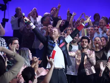 Raúl Pérez se entrega al público con ‘Viva la vida’ de Coldplay Raúl Pérez se entrega al público con ‘Viva la vida’ de Coldplay