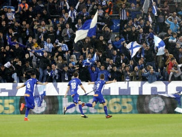 El Alavés celebra un gol