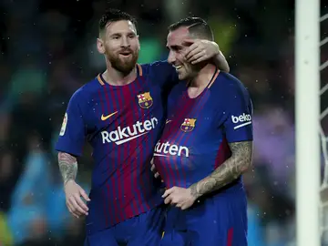 Alcácer celebra un gol con Messi Alcácer celebra un gol con Messi