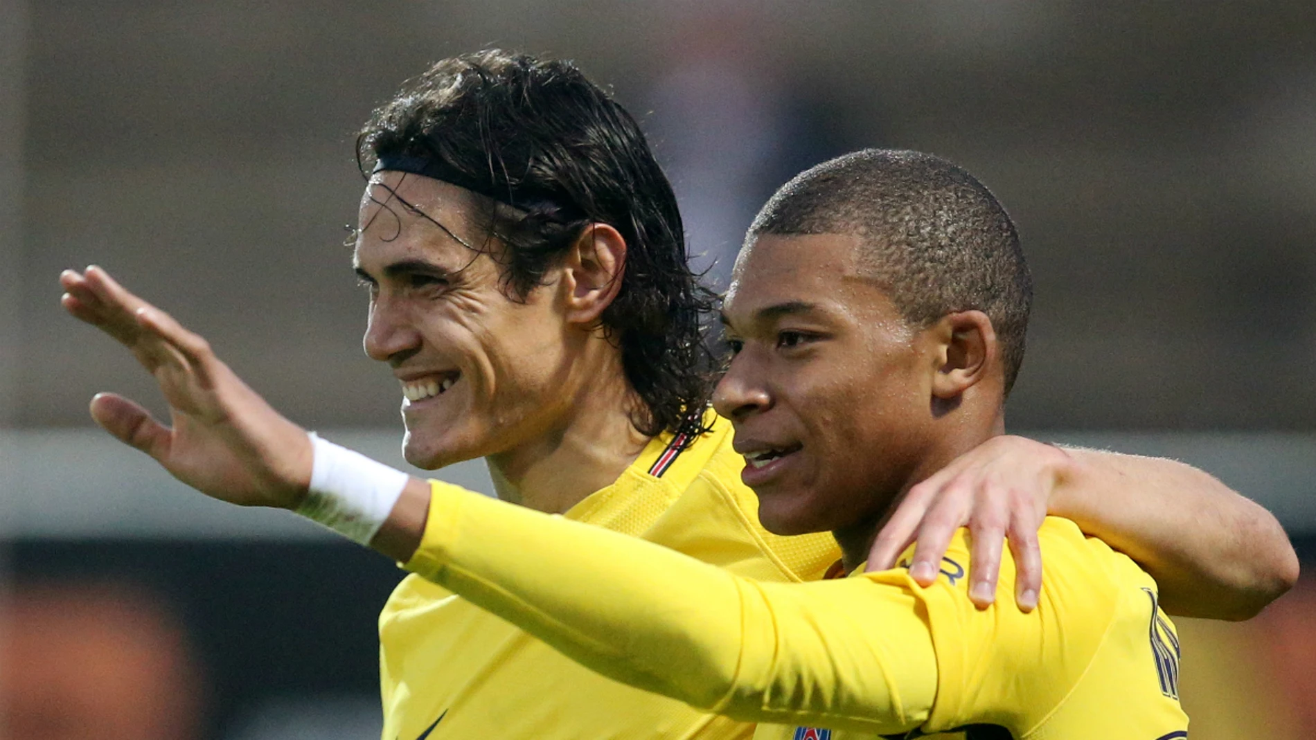 Cavani, con Mbappé Cavani, con Mbappé
