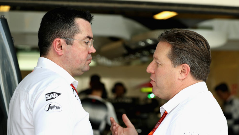 Eric Boullier, con Zak Brown
