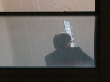 Carles Puigdemont, dentro de la sede de la Fiscalía belga