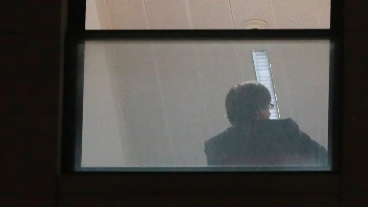 Carles Puigdemont, dentro de la sede de la Fiscalía belga