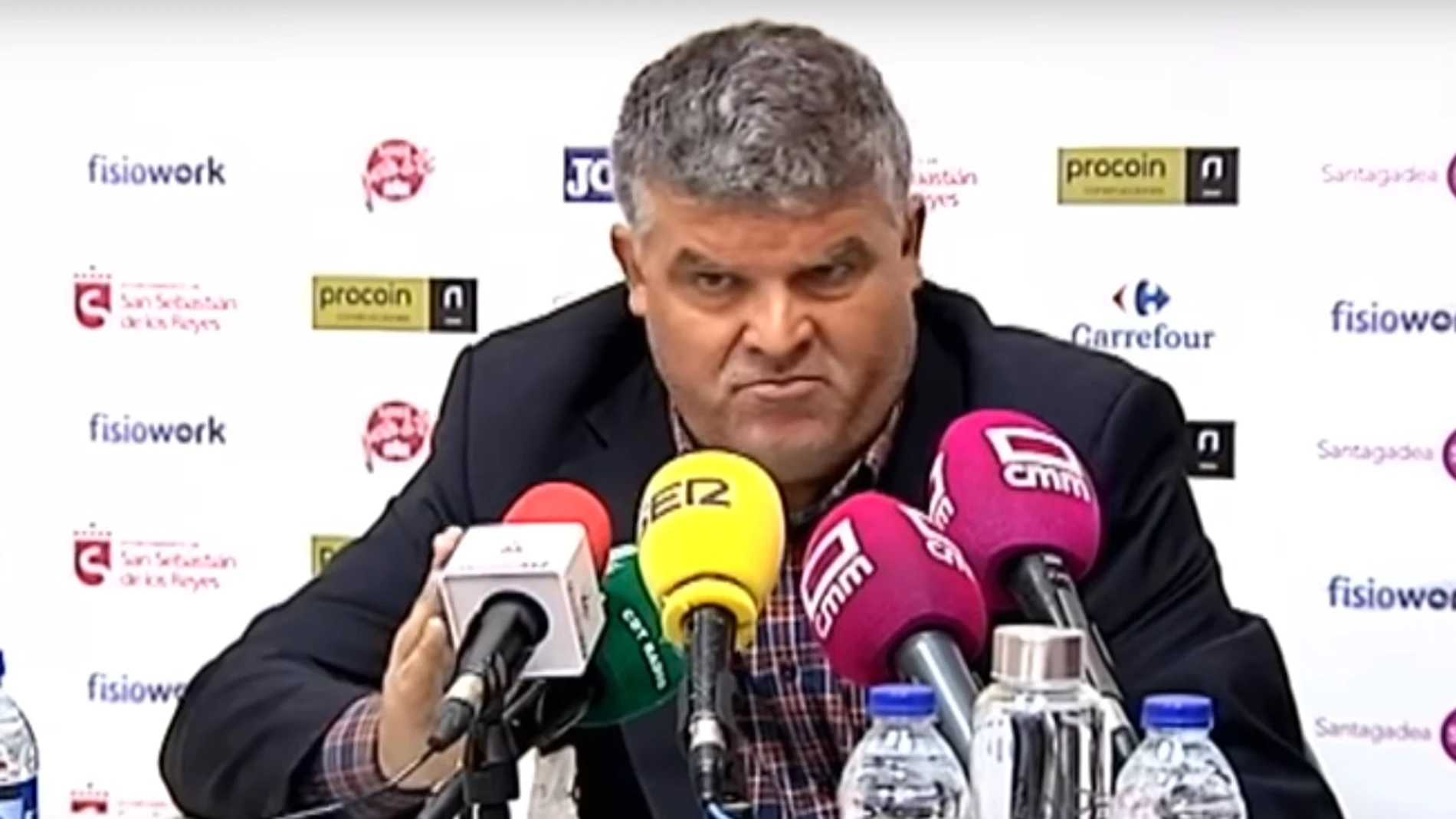 Onésimo, en rueda de prensa Onésimo, en rueda de prensa