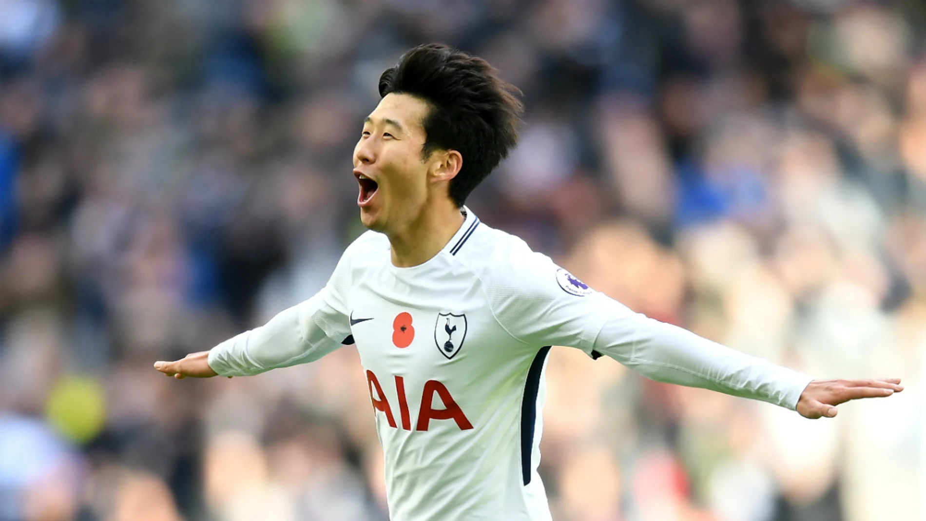 Son celebra un gol con el Tottenham Son celebra un gol con el Tottenham