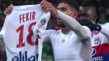 Fekir celebra un gol