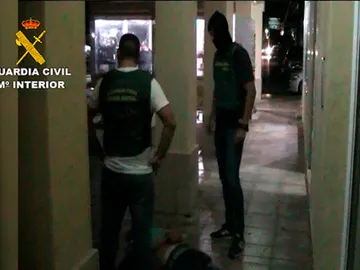 La Guardia Civil detiene al autor material de un asesinato ocurrido en el 2014 en el que falleció una persona en Almería La Guardia Civil detiene al autor material de un asesinato ocurrido en el 2014 en el que falleció una persona en Almería