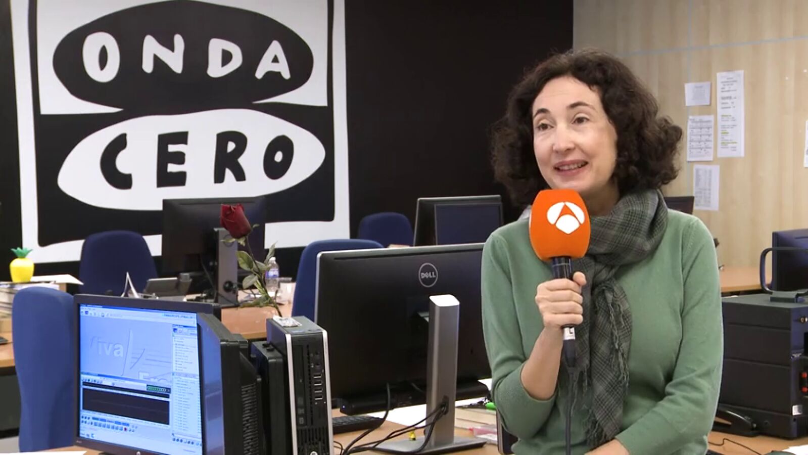 Elsa Punset regresa con 'Felices', un libro que invita a hacer un viaje para encontrar el camino a la felicidad