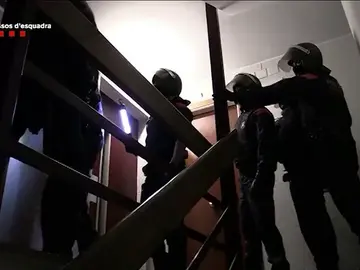 Desarticulada una organización criminal que explotaba sexualmente a mujeres nigerianas en Cataluña. Desarticulada una organización criminal que explotaba sexualmente a mujeres nigerianas en Cataluña.