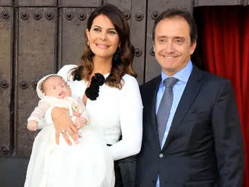 María José Suárez y Jordi Nieto con su hijo Elías María José Suárez y Jordi Nieto con su hijo Elías