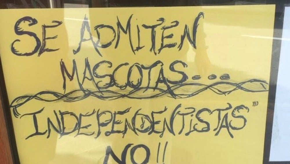 Polémico cartel en una cafetería de Gijón