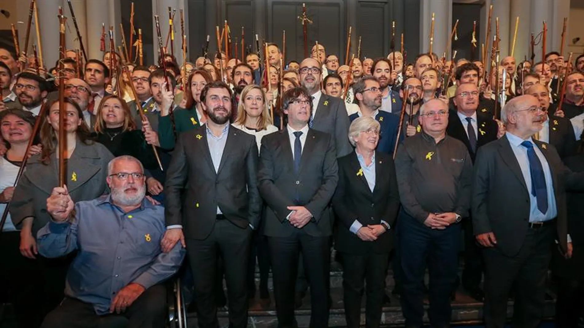 Puigdemont con los alcaldes en Bruselas Puigdemont con los alcaldes en Bruselas