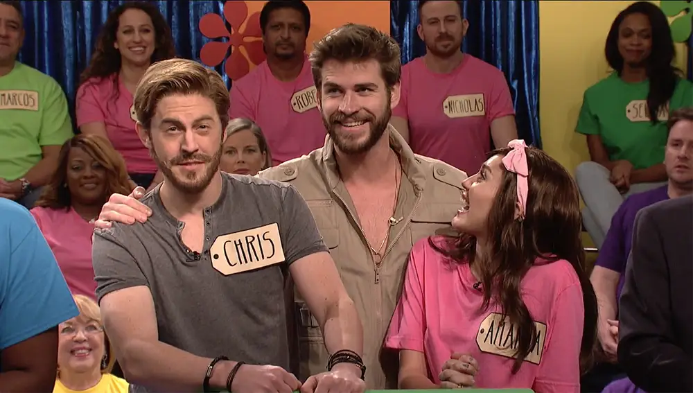 Miley Cyrus y Liam Hemsworth en el programa 'Saturday Night Live' 