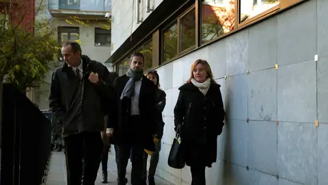 La directora del colegio La Salle, Anna Sansa, junto con varios compañeros La directora del colegio La Salle, Anna Sansa, junto con varios compañeros