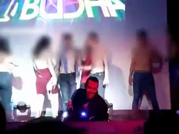 El Ayuntamiento de Alcázar de San Juan abre expediente contra un local por hacer juegos sexuales con la mujer como reclamo El Ayuntamiento de Alcázar de San Juan abre expediente contra un local por hacer juegos sexuales con la mujer como reclamo