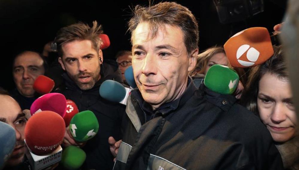 Ignacio González sale de la cárcel tras pagar 400.000 euros de fianza