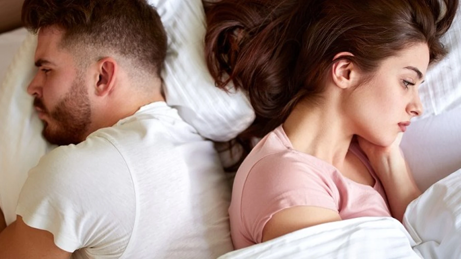 Pareja durmiendo Pareja durmiendo