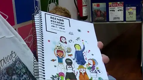Una agenda escolar incluye varias frases polémicas en pro de la igualdad Una agenda escolar incluye varias frases polémicas en pro de la igualdad