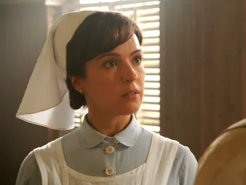 Alejandro coquetea con Pilar: “Estoy dispuesto a caer gravemente enfermo solo por estar junto a usted” Alejandro coquetea con Pilar: “Estoy dispuesto a caer gravemente enfermo solo por estar junto a usted”