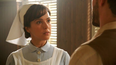 Alejandro coquetea con Pilar: “Estoy dispuesto a caer gravemente enfermo solo por estar junto a usted”