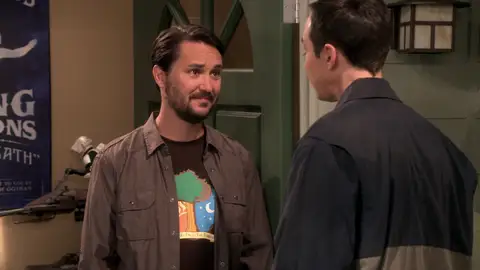 Sheldon se enfrenta a Will Wheaton para ser el nuevo profesor Proton Sheldon se enfrenta a Will Wheaton para ser el nuevo profesor Proton