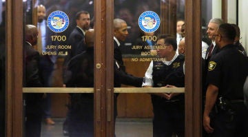 Obama llega a un juicio como jurado popular