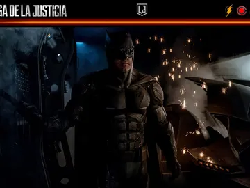 Batman se pone las gafas de sol para su visita a Madrid Batman se pone las gafas de sol para su visita a Madrid