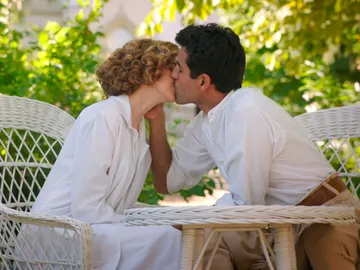 Magdalena: “¿Por qué tuviste que fijarte en mí?” Magdalena: “¿Por qué tuviste que fijarte en mí?”