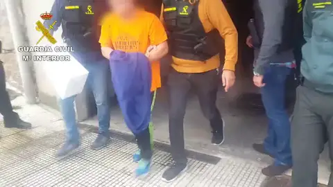 Encontrada una pistola simulada y cuerdas en el domicilio de un acusado por agredir violentamente al menos a tres mujeres Encontrada una pistola simulada y cuerdas en el domicilio de un acusado por agredir violentamente al menos a tres mujeres