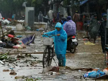 Vietnam tras el paso del tifón 'Damrey' Vietnam tras el paso del tifón 'Damrey'