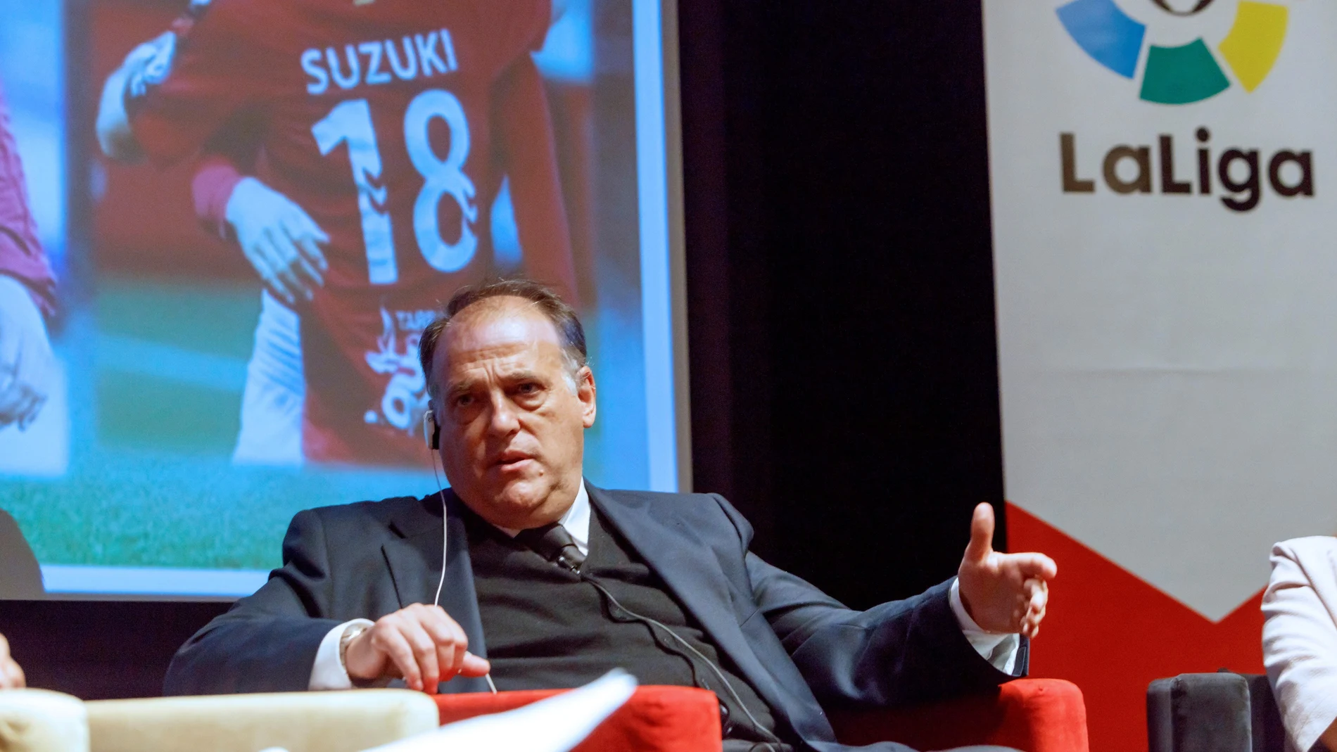 Tebas, durante el acto en Tokio Tebas, durante el acto en Tokio