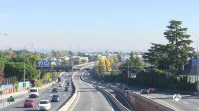 Madrid continúa este viernes con el escenario 1 del protocolo anticontaminación, que limita la velocidad a 70 km/h 