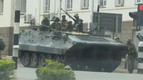 La capital de Zimbabue amanece en aparente calma pese a tensión en el país La capital de Zimbabue amanece en aparente calma pese a tensión en el país