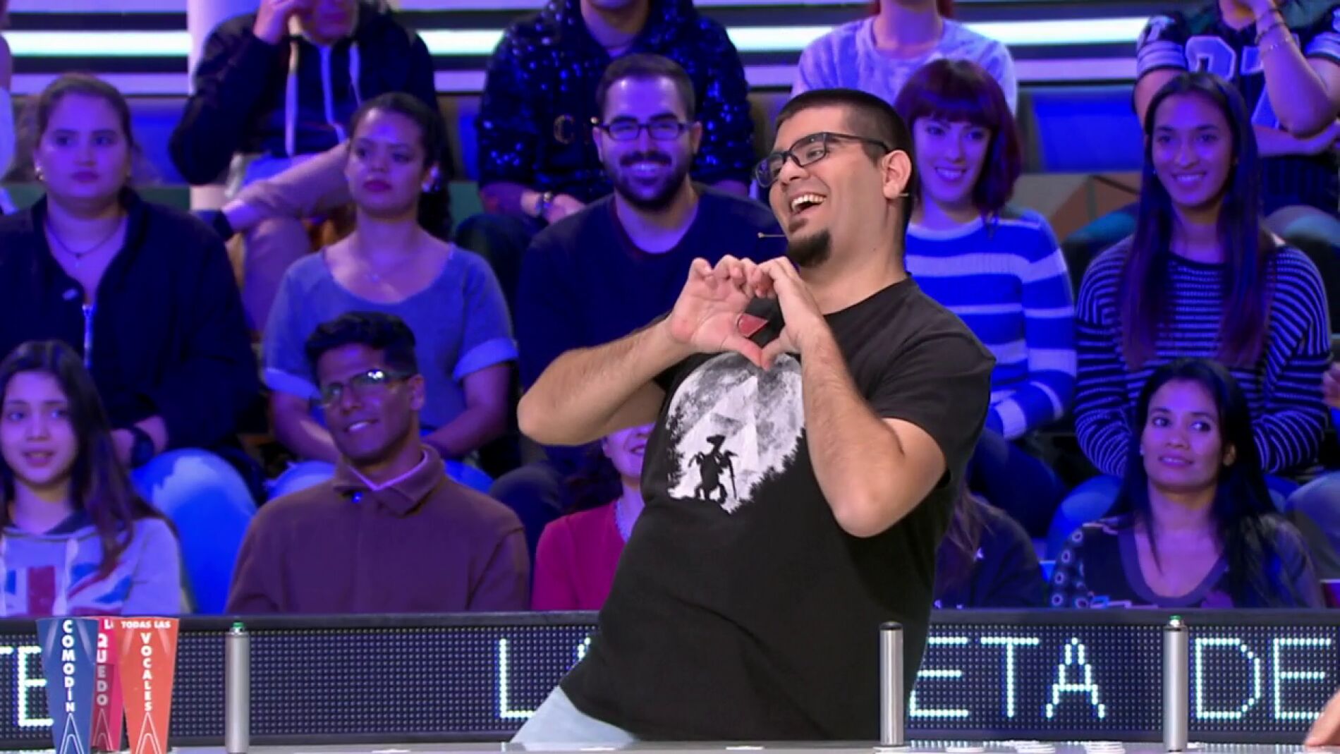 El panel del amor de Luis conquista al p&uacute;blico