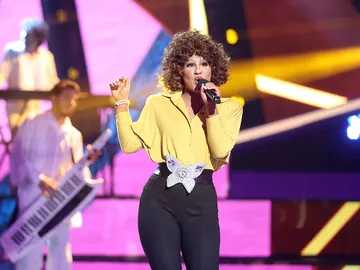 Lucía Gil pone al público en pie con su actuación de ‘I wanna dance with somebody’ de Whitney Houston Lucía Gil pone al público en pie con su actuación de ‘I wanna dance with somebody’ de Whitney Houston