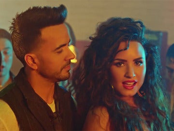 Luis Fonsi y Demi Lovato en 'Échame la culpa'