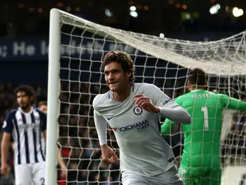 Marcos Alonso celebra un gol Marcos Alonso celebra un gol
