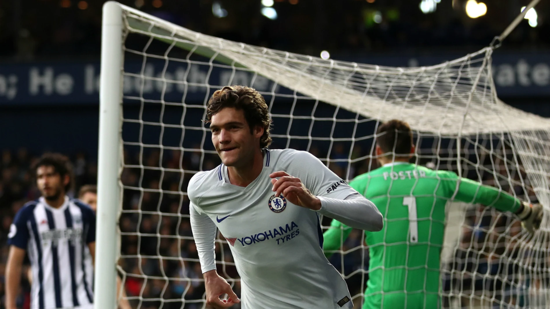 Marcos Alonso celebra un gol Marcos Alonso celebra un gol