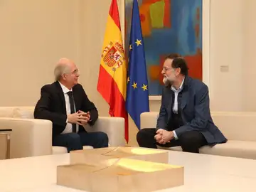 Rajoy recibe a Antonio Ledezma en La Moncloa Rajoy recibe a Antonio Ledezma en La Moncloa
