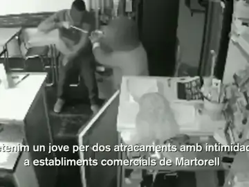 Detienen en Martorell a un joven de 19 años que cometió dos robos armado con un cuchillo de cocina Detienen en Martorell a un joven de 19 años que cometió dos robos armado con un cuchillo de cocina
