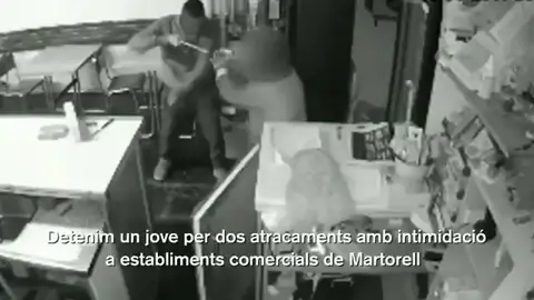 Detienen en Martorell a un joven de 19 años que cometió dos robos armado con un cuchillo de cocina Detienen en Martorell a un joven de 19 años que cometió dos robos armado con un cuchillo de cocina