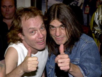 Angus y Malcolm Young, miembros de AC/DC Angus y Malcolm Young, miembros de AC/DC