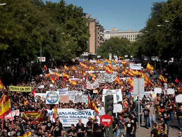 Miles de policías y guardias civiles convocados para pedir igualdad salarial Miles de policías y guardias civiles convocados para pedir igualdad salarial