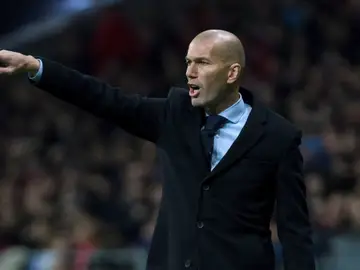 Zidane da instrucciones en la banda del Wanda Metropolitano Zidane da instrucciones en la banda del Wanda Metropolitano