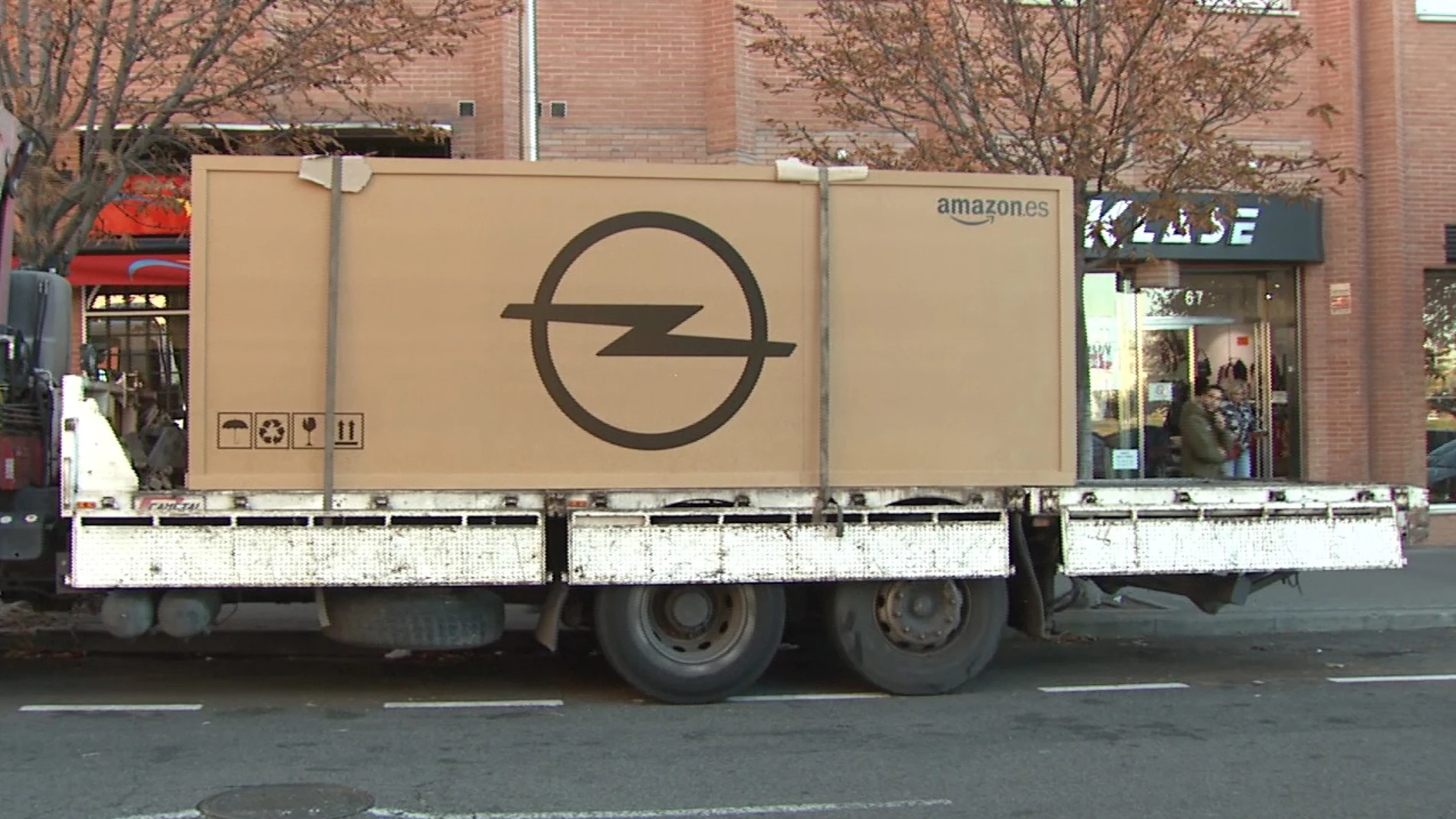 Amazon vende un coche por Internet por primera vez en España Amazon vende un coche por Internet por primera vez en España