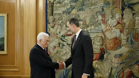 El Rey saluda al presidente palestino, Mahmud Abás El Rey saluda al presidente palestino, Mahmud Abás