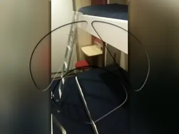 Así es el 'Azzurra', el sucesor del 'Piolín' donde vivirán los agentes desplazados a Cataluña Así es el 'Azzurra', el sucesor del 'Piolín' donde vivirán los agentes desplazados a Cataluña
